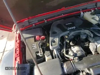 ✅ 2020 Jeep Wrangler Unlimited Black and Tan • VIN: 1C4HJXDG1LW189503 • Лот: 52196645. Опубликован ранее на Copart с пробегом 135 305 миль. Бесплатный доступ к архиву аукционных продаж из США и подробный отчёт об истории автомобиля на DreamBid. Изображение 15.