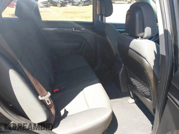 ✅ 2013 Kia Sorento LX • VIN: 5XYKT4A63DG345873 • Lot: 44838841. Listed on IAAI with 211,120 mi. Free auction sales archive from the USA and detailed vehicle history report at DreamBid. Image 8.