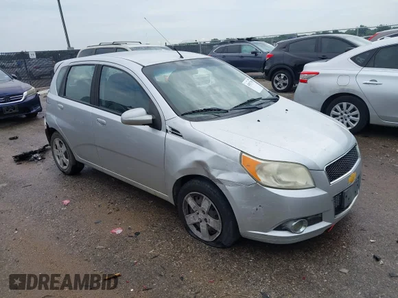 ✅ 2011 Chevrolet Aveo 2LT • VIN: KL1TG6DE3BB181336 • Lot: 43037198. Wystawiony na IAAI z przebiegiem Nie podano. Bezpłatny archiwum sprzedaży aukcyjnych z USA i szczegółowy raport historii pojazdu na DreamBid. Zdjęcie 1.