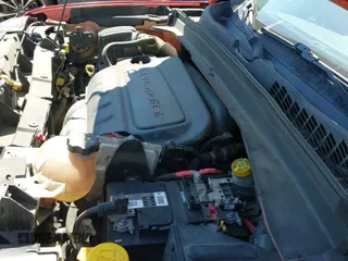 ✅ 2017 Jeep Renegade Latitude • VIN: ZACCJBBB4HPF47329 • Lot: 43142584. Wystawiony na IAAI z przebiegiem 84 179 mil. Bezpłatny archiwum sprzedaży aukcyjnych z USA i szczegółowy raport historii pojazdu na DreamBid. Zdjęcie 18.