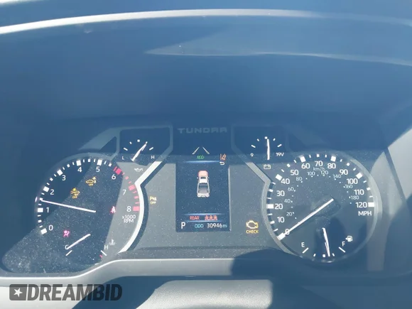 ✅ 2024 Toyota Tundra SR5 • VIN: 5TFLA5EC1RX022765 • Lot: 41421939. Wystawiony na IAAI z przebiegiem 30 946 mil. Bezpłatny archiwum sprzedaży aukcyjnych z USA i szczegółowy raport historii pojazdu na DreamBid. Zdjęcie 7.