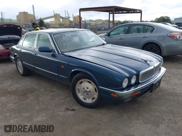 ✅ 1996 Jaguar XJ • VIN: SAJHX1743TC759842 • Lot: 41778155. Wystawiony na IAAI z przebiegiem 189 315 mil. Bezpłatny archiwum sprzedaży aukcyjnych z USA i szczegółowy raport historii pojazdu na DreamBid. Zdjęcie 1.