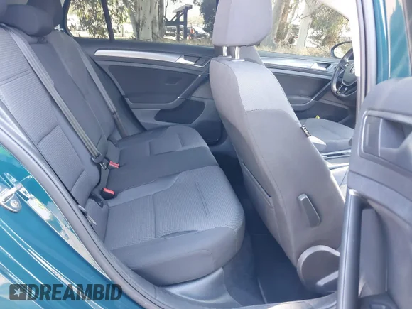 ✅ 2017 Volkswagen Golf SE • VIN: WVWKR7AU2HW953617 • Lot: 42345301. Wystawiony na IAAI z przebiegiem 59 839 mil. Bezpłatny archiwum sprzedaży aukcyjnych z USA i szczegółowy raport historii pojazdu na DreamBid. Zdjęcie 8.