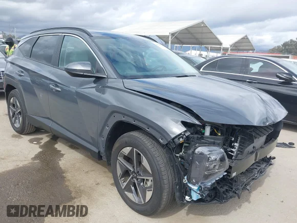 ✅ 2025 Hyundai Tucson SEL • VIN: 5NMJB3DE9SH586965 • Lot: 44996944. Listed on IAAI with 4,463 mi. Free auction sales archive from the USA and detailed vehicle history report at DreamBid. Image 1.