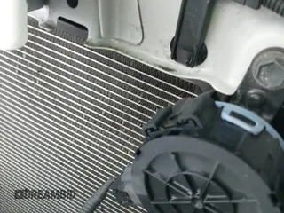 ✅ 2020 Toyota Prius LE • VIN: JTDKARFP2L3146028 • Lot: 42192696. Wystawiony na IAAI z przebiegiem 86 201 mil. Bezpłatny archiwum sprzedaży aukcyjnych z USA i szczegółowy raport historii pojazdu na DreamBid. Zdjęcie 20.