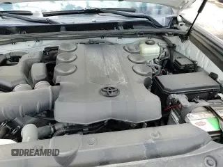 ✅ 2020 Toyota 4Runner SR5 • VIN: JTEBU5JR4L5739933 • Лот: 58227535. Опубликован ранее на Copart с пробегом 92 503 миль. Бесплатный доступ к архиву аукционных продаж из США и подробный отчёт об истории автомобиля на DreamBid. Изображение 14.