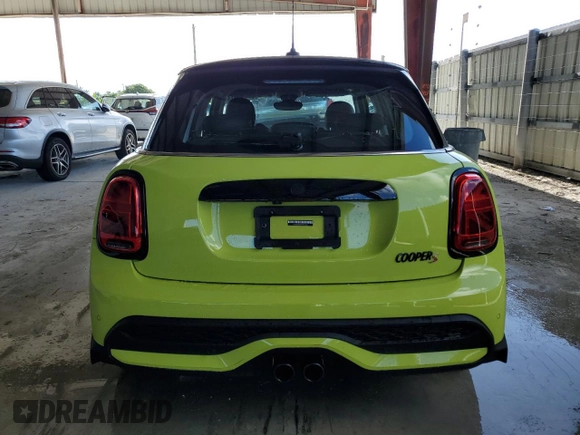 ✅ 2023 MINI Hardtop 4 Door Cooper S • VIN: WMW53DK05P2T39415 • Лот: 67111014. Опубліковано раніше на Copart з пробігом 5 014 миль. Безкоштовний доступ до архіву аукціонних продажів зі США та докладний звіт про історію автомобіля на DreamBid. Зображення 6.
