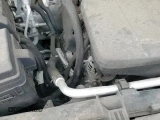 ✅ 2019 Chevrolet Silverado 1500 Custom • VIN: 3GCPYBEH9KG204831 • Lot: 84636995. Wystawiony na Copart z przebiegiem 91 548 mil. Bezpłatny archiwum sprzedaży aukcyjnych z USA i szczegółowy raport historii pojazdu na DreamBid. Zdjęcie 15.