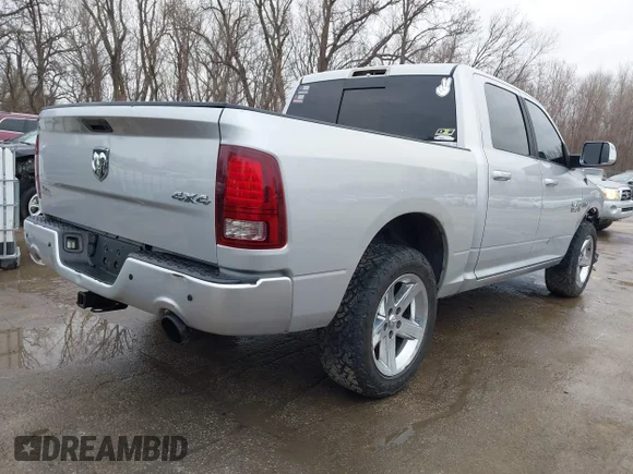 ✅ 2014 Ram 1500 Sport • VIN: 1C6RR7MT6ES226914 • Лот: 44292030. Опубліковано раніше на IAAI з пробігом 226 418 миль. Безкоштовний доступ до архіву аукціонних продажів зі США та докладний звіт про історію автомобіля на DreamBid. Зображення 4.