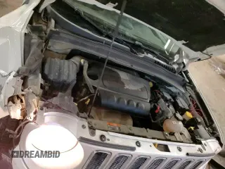 ✅ 2017 Jeep Renegade Limited • VIN: ZACCJBDB8HPF76734 • Lot: 45203425. Wystawiony na Copart z przebiegiem 106 400 mil. Bezpłatny archiwum sprzedaży aukcyjnych z USA i szczegółowy raport historii pojazdu na DreamBid. Zdjęcie 14.