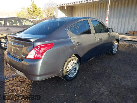✅ 2015 Nissan Versa S • VIN: 3N1CN7AP4FL914382 • Лот: 44305741. Опубліковано раніше на IAAI з пробігом 58 767 миль. Безкоштовний доступ до архіву аукціонних продажів зі США та докладний звіт про історію автомобіля на DreamBid. Зображення 4.