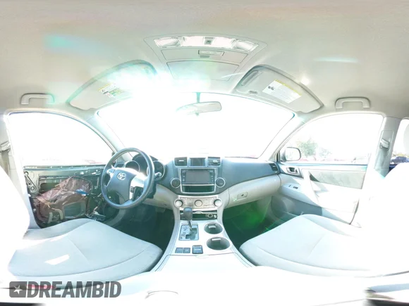 ✅ 2013 Toyota Highlander Plus • VIN: 5TDZA3EH4DS035289 • Lot: 44256428. Wystawiony na IAAI z przebiegiem 215 114 mil. Bezpłatny archiwum sprzedaży aukcyjnych z USA i szczegółowy raport historii pojazdu na DreamBid. Zdjęcie 19.