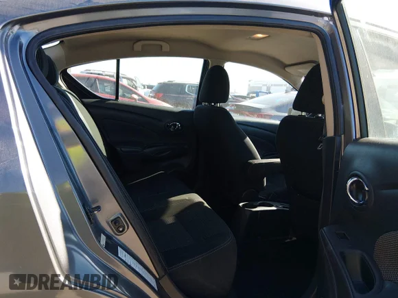 ✅ 2018 Nissan Versa S • VIN: 3N1CN7AP4JL817031 • Lot: 44056402. Wystawiony na IAAI z przebiegiem 70 963 mil. Bezpłatny archiwum sprzedaży aukcyjnych z USA i szczegółowy raport historii pojazdu na DreamBid. Zdjęcie 8.