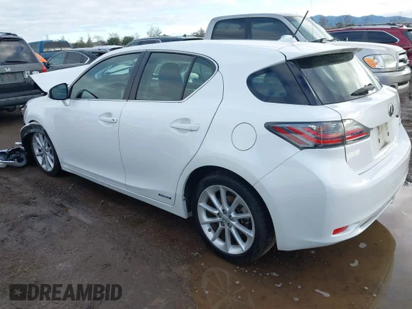 ✅ 2013 Lexus CT 200h • VIN: JTHKD5BH8D2134101 • Лот: 44100570. Опубліковано раніше на IAAI з пробігом 131 253 миль. Безкоштовний доступ до архіву аукціонних продажів зі США та докладний звіт про історію автомобіля на DreamBid. Зображення 3.