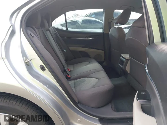 ✅ 2019 Toyota Camry SE • VIN: 4T1B11HK6KU287711 • Lot: 43720665. Wystawiony na IAAI z przebiegiem 141 201 mil. Bezpłatny archiwum sprzedaży aukcyjnych z USA i szczegółowy raport historii pojazdu na DreamBid. Zdjęcie 8.
