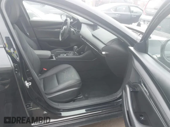 ✅ 2025 Mazda 3 S Select Sport • VIN: 3MZBPABM8SM451300 • Lot: 44344504. Wystawiony na IAAI z przebiegiem 11 791 mil. Bezpłatny archiwum sprzedaży aukcyjnych z USA i szczegółowy raport historii pojazdu na DreamBid. Zdjęcie 5.