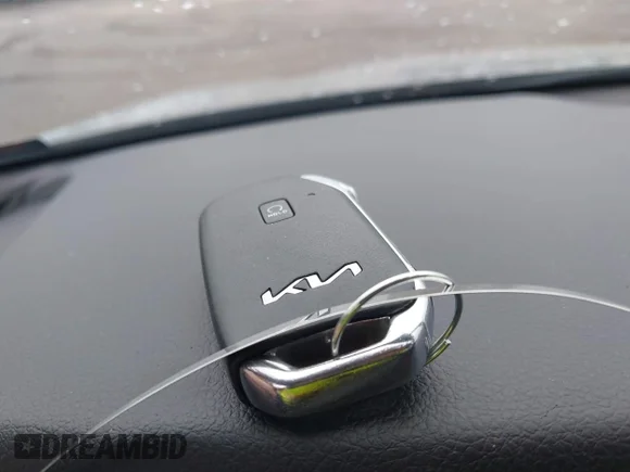 ✅ 2022 Kia K5 GT-Line • VIN: 5XXG64J23NG119946 • Lot: 42307349. Wystawiony na IAAI z przebiegiem 43 761 mil. Bezpłatny archiwum sprzedaży aukcyjnych z USA i szczegółowy raport historii pojazdu na DreamBid. Zdjęcie 11.