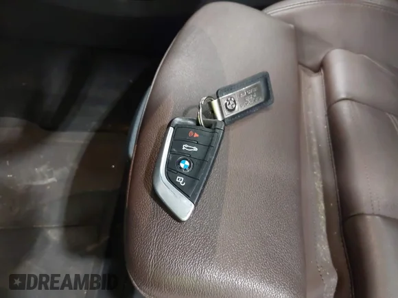 ✅ 2019 BMW X3 xDrive30i • VIN: 5UXTR9C57KLE21277 • Лот: 45478868. Опубликован ранее на IAAI с пробегом 56 789 миль. Бесплатный доступ к архиву аукционных продаж из США и подробный отчёт об истории автомобиля на DreamBid. Изображение 11.