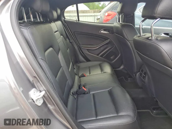 ✅ 2018 Mercedes-Benz GLA 250 • VIN: WDCTG4GB6JJ372553 • Lot: 52824836. Wystawiony na Copart z przebiegiem 133 881 mil. Bezpłatny archiwum sprzedaży aukcyjnych z USA i szczegółowy raport historii pojazdu na DreamBid. Zdjęcie 11.