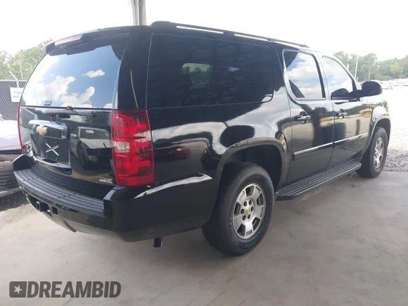 ✅ 2008 Chevrolet Suburban LTZ • VIN: 3GNFC160X8G159945 • Lot: 42791769. Wystawiony na IAAI z przebiegiem 417 308 mil. Bezpłatny archiwum sprzedaży aukcyjnych z USA i szczegółowy raport historii pojazdu na DreamBid. Zdjęcie 4.