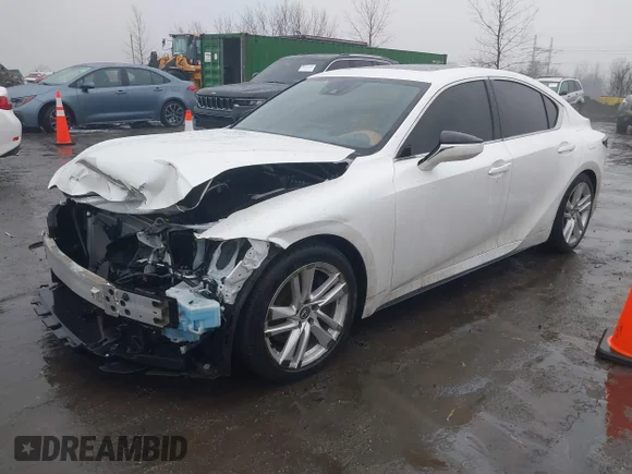 ✅ 2024 Lexus IS 300 • VIN: JTHCA1D28R5129727 • Лот: 44517379. Опубліковано раніше на IAAI з пробігом 6 326 миль. Безкоштовний доступ до архіву аукціонних продажів зі США та докладний звіт про історію автомобіля на DreamBid. Зображення 2.