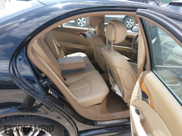 ✅ 2008 Mercedes-Benz E 350 Sport • VIN: WDBUF87X08B307863 • Lot: 45369681. Wystawiony na IAAI z przebiegiem 152 533 mil. Bezpłatny archiwum sprzedaży aukcyjnych z USA i szczegółowy raport historii pojazdu na DreamBid. Zdjęcie 8.