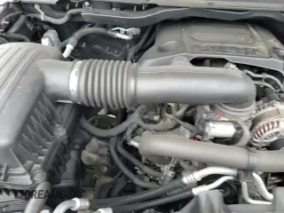 ✅ 2019 Ram 1500 Laramie • VIN: 1C6SRFJT2KN734498 • Lot: 82745235. Wystawiony na Copart z przebiegiem 119 499 mil. Bezpłatny archiwum sprzedaży aukcyjnych z USA i szczegółowy raport historii pojazdu na DreamBid. Zdjęcie 13.