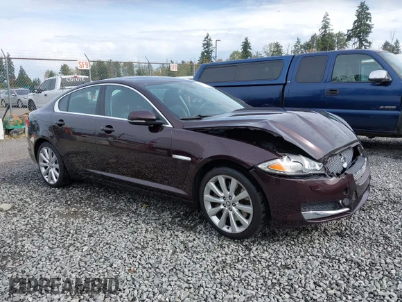 ✅ 2013 Jaguar XF V6 AWD • VIN: SAJWJ0EF7D8S85910 • Лот: 43384930. Опубликован ранее на IAAI с пробегом 102 302 миль. Бесплатный доступ к архиву аукционных продаж из США и подробный отчёт об истории автомобиля на DreamBid. Изображение 1.