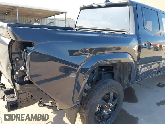 ✅ 2024 Toyota Tacoma SR • VIN: 3TYKD5HNXRT008289 • Lot: 42406937. Wystawiony na IAAI z przebiegiem 7 397 mil. Bezpłatny archiwum sprzedaży aukcyjnych z USA i szczegółowy raport historii pojazdu na DreamBid. Zdjęcie 6.