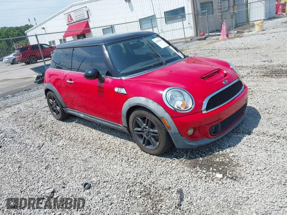 ✅ 2011 MINI Hardtop S • VIN: WMWSV3C56BTY20584 • Лот: 42482986. Опубліковано раніше на IAAI з пробігом 152 495 миль. Безкоштовний доступ до архіву аукціонних продажів зі США та докладний звіт про історію автомобіля на DreamBid. Зображення 1.