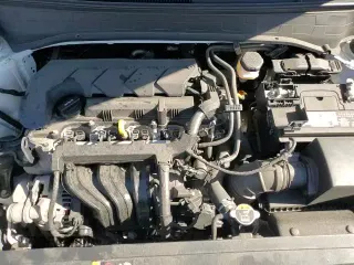 ✅ 2021 Hyundai Venue SE • VIN: KMHRB8A3XMU105597 • Lot: 86194125. Wystawiony na Copart z przebiegiem 115 874 mil. Bezpłatny archiwum sprzedaży aukcyjnych z USA i szczegółowy raport historii pojazdu na DreamBid. Zdjęcie 16.