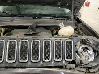 ✅ 2017 Jeep Renegade Latitude • VIN: ZACCJBBB0HPG29977 • Lot: 89638685. Listed on Copart with 117,230 mi. Free auction sales archive from the USA and detailed vehicle history report at DreamBid. Image 13.