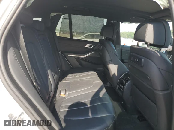 ✅ 2022 BMW X5 xDrive40i • VIN: 5UXCR6C06N9M53929 • Lot: 50765094. Wystawiony na Copart z przebiegiem Nie podano. Bezpłatny archiwum sprzedaży aukcyjnych z USA i szczegółowy raport historii pojazdu na DreamBid. Zdjęcie 11.
