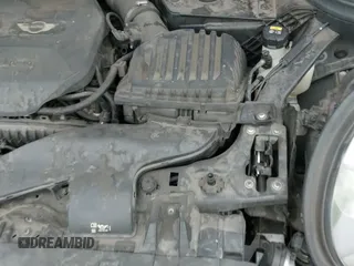 ✅ 2016 MINI Clubman • VIN: WMWLN5C55G2E30303 • Lot: 42478870. Wystawiony na IAAI z przebiegiem 100 465 mil. Bezpłatny archiwum sprzedaży aukcyjnych z USA i szczegółowy raport historii pojazdu na DreamBid. Zdjęcie 14.