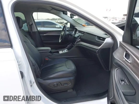 ✅ 2022 Jeep Grand Cherokee Limited • VIN: 1C4RJGBGXN8596508 • Lot: 44389414. Wystawiony na IAAI z przebiegiem 20 451 mil. Bezpłatny archiwum sprzedaży aukcyjnych z USA i szczegółowy raport historii pojazdu na DreamBid. Zdjęcie 5.