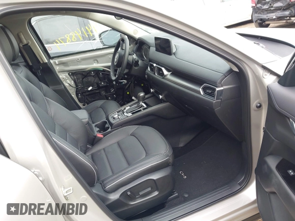 ✅ 2025 Mazda CX-5 S Preferred • VIN: JM3KFBCL6S0676102 • Lot: 44148874. Wystawiony na IAAI z przebiegiem 3 774 mil. Bezpłatny archiwum sprzedaży aukcyjnych z USA i szczegółowy raport historii pojazdu na DreamBid. Zdjęcie 5.