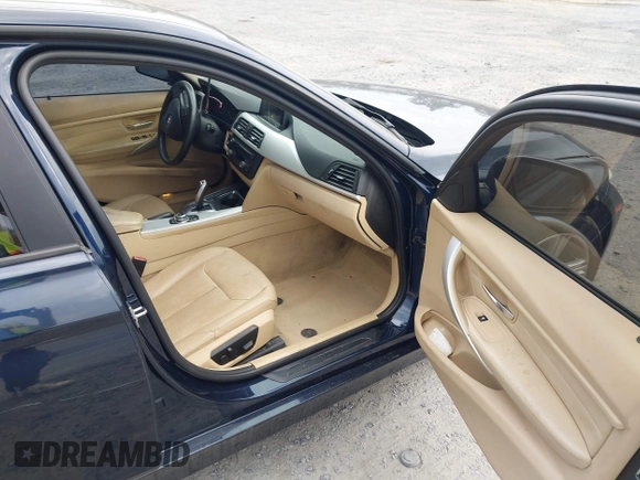 ✅ 2012 BMW 3 Series 328i • VIN: WBA3A5C57CF257024 • Lot: 44399384. Wystawiony na IAAI z przebiegiem 169 221 mil. Bezpłatny archiwum sprzedaży aukcyjnych z USA i szczegółowy raport historii pojazdu na DreamBid. Zdjęcie 5.