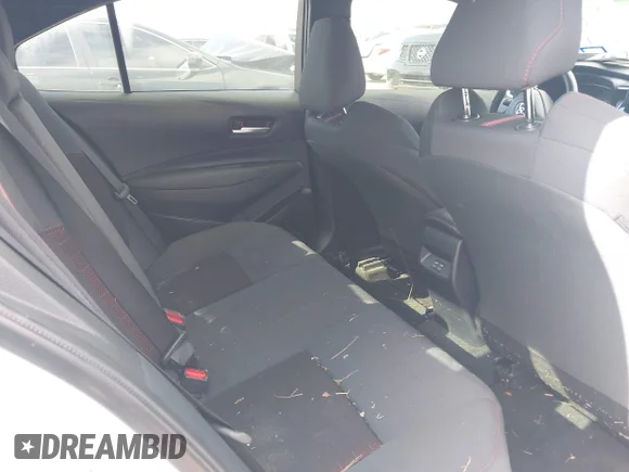 ✅ 2024 Toyota Corolla Hybrid LE • VIN: JTDBCMFE8R3064731 • Lot: 42527558. Wystawiony na IAAI z przebiegiem 9 909 mil. Bezpłatny archiwum sprzedaży aukcyjnych z USA i szczegółowy raport historii pojazdu na DreamBid. Zdjęcie 8.