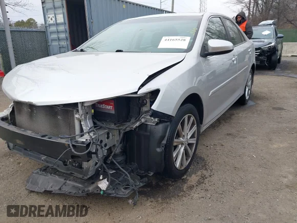 ✅ 2014 Toyota Camry LE • VIN: 4T4BF1FK3ER361875 • Lot: 44165528. Wystawiony na IAAI z przebiegiem 103 700 mil. Bezpłatny archiwum sprzedaży aukcyjnych z USA i szczegółowy raport historii pojazdu na DreamBid. Zdjęcie 6.