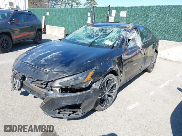 ✅ 2024 Nissan Altima SR • VIN: 1N4BL4CW0RN371494 • Lot: 44817377. Wystawiony na IAAI z przebiegiem 28 411 mil. Bezpłatny archiwum sprzedaży aukcyjnych z USA i szczegółowy raport historii pojazdu na DreamBid. Zdjęcie 17.