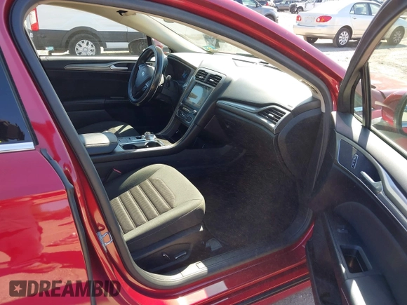✅ 2018 Ford Fusion SE • VIN: 3FA6P0HD6JR142647 • Lot: 43329718. Wystawiony na IAAI z przebiegiem 68 786 mil. Bezpłatny archiwum sprzedaży aukcyjnych z USA i szczegółowy raport historii pojazdu na DreamBid. Zdjęcie 5.
