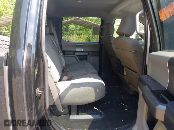 ✅ 2018 Ford F-250 XL • VIN: 1FT7W2B68JEC87943 • Lot: 42747223. Wystawiony na IAAI z przebiegiem 124 099 mil. Bezpłatny archiwum sprzedaży aukcyjnych z USA i szczegółowy raport historii pojazdu na DreamBid. Zdjęcie 8.
