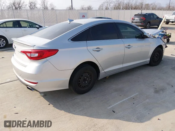 ✅ 2016 Hyundai Sonata SE • VIN: 5NPE24AFXGH389320 • Lot: 44088914. Wystawiony na IAAI z przebiegiem 131 601 mil. Bezpłatny archiwum sprzedaży aukcyjnych z USA i szczegółowy raport historii pojazdu na DreamBid. Zdjęcie 4.
