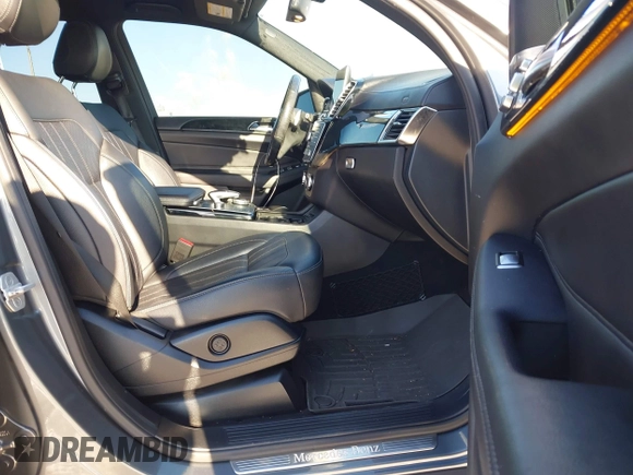 ✅ 2017 Mercedes-Benz GLS 450 • VIN: 4JGDF6EE4HA945378 • Lot: 43923847. Wystawiony na IAAI z przebiegiem 121 777 mil. Bezpłatny archiwum sprzedaży aukcyjnych z USA i szczegółowy raport historii pojazdu na DreamBid. Zdjęcie 5.