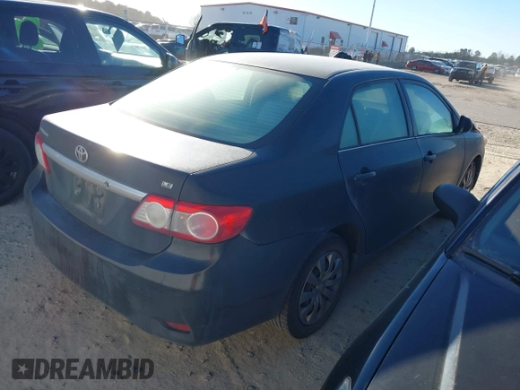 ✅ 2013 Toyota Corolla L • VIN: 2T1BU4EE7DC122617 • Lot: 44180815. Wystawiony na IAAI z przebiegiem 178 239 mil. Bezpłatny archiwum sprzedaży aukcyjnych z USA i szczegółowy raport historii pojazdu na DreamBid. Zdjęcie 4.
