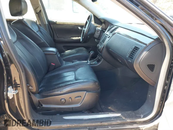 ✅ 2008 Cadillac DTS 1SC • VIN: 1G6KD57Y18U194888 • Lot: 42332880. Wystawiony na IAAI z przebiegiem 125 406 mil. Bezpłatny archiwum sprzedaży aukcyjnych z USA i szczegółowy raport historii pojazdu na DreamBid. Zdjęcie 5.