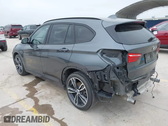 ✅ 2018 BMW X1 sDrive28i • VIN: WBXHU7C35J5H39638 • Lot: 44917595. Wystawiony na IAAI z przebiegiem 50 350 mil. Bezpłatny archiwum sprzedaży aukcyjnych z USA i szczegółowy raport historii pojazdu na DreamBid. Zdjęcie 3.