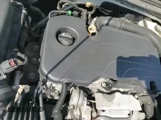 ✅ 2018 Chevrolet Malibu LT • VIN: 1G1ZD5ST9JF147358 • Lot: 84956595. Listed on Copart with 98,709 mi. Free auction sales archive from the USA and detailed vehicle history report at DreamBid. Image 14.