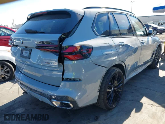 ✅ 2025 BMW X5 sDrive40i • VIN: 5UX13EU08S9X78983 • Lot: 44169855. Wystawiony na IAAI z przebiegiem 20 000 mil. Bezpłatny archiwum sprzedaży aukcyjnych z USA i szczegółowy raport historii pojazdu na DreamBid. Zdjęcie 4.