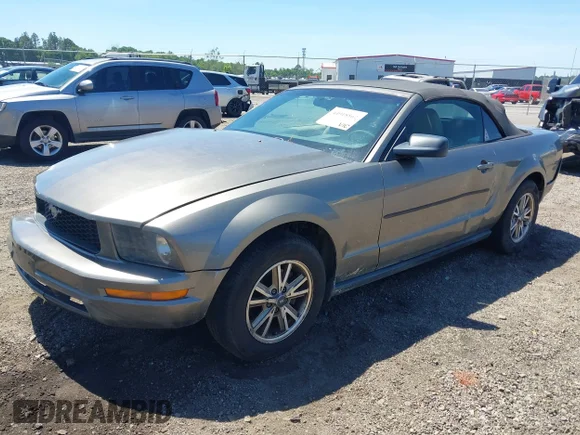 ✅ 2005 Ford Mustang Deluxe • VIN: 1ZVFT84N555199575 • Lot: 44918562. Listed on IAAI with 282,494 mi. Free auction sales archive from the USA and detailed vehicle history report at DreamBid. Image 18.